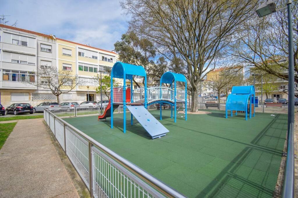 Cozy And Sunny Family Apartment 리스본 외부 사진